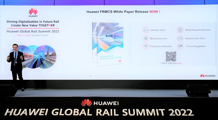 Xiang Xi, VP of the Huawei EBG Global Transportation Business, releasing the FRMCS White Paper at the APAC Rail Summit